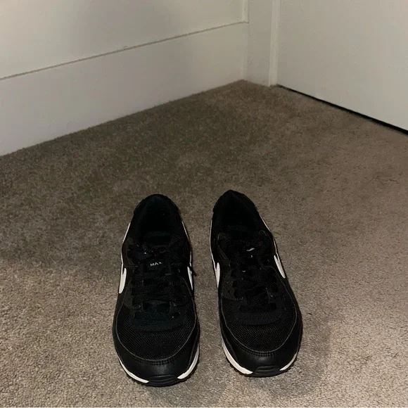 Nike Women's Air Max 90 Black and White Shoes - Picture 5 of 5